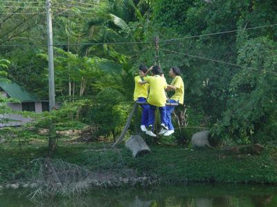 ����ա����