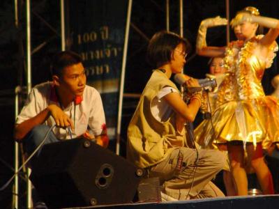 �������٧