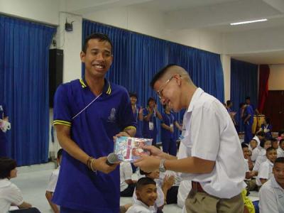 ��ҡ��ѧ������