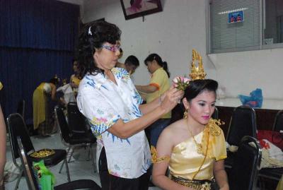 �������