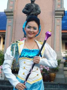 �������